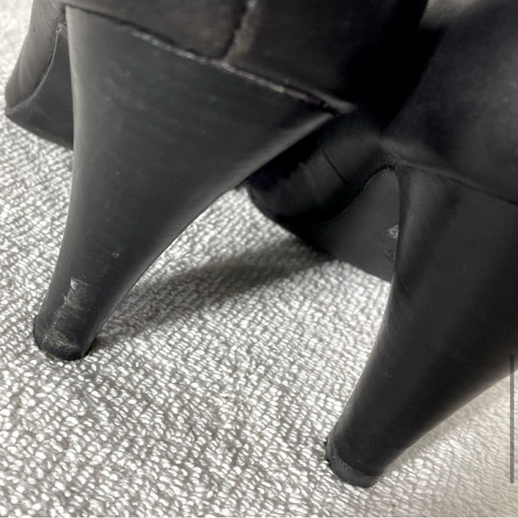 First Black Leather Round Toe Pumps Heels 38 - Picture 11 of 14
